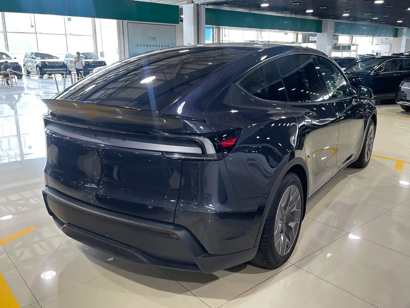 Tesla Model Y L 2025 2025 Facelift Long Range AWD