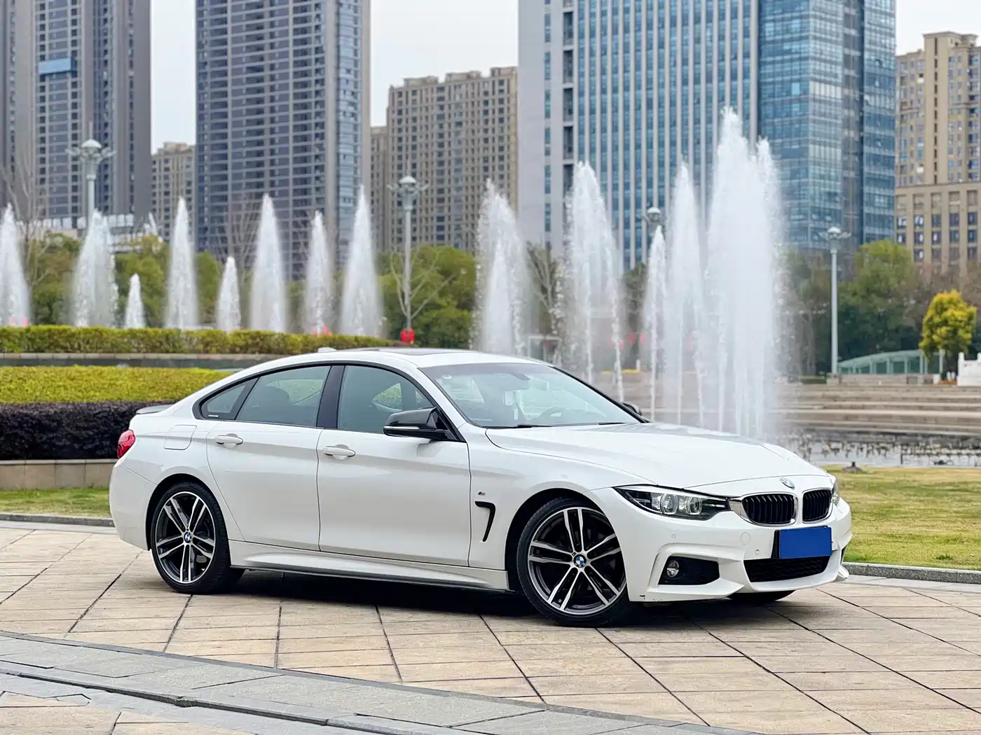 BMW 4 Series 2017 425i Gran Coupe Leading M Sport Package фото 3