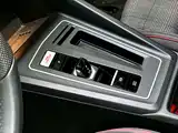 Фото 9 - Volkswagen Golf GTI
