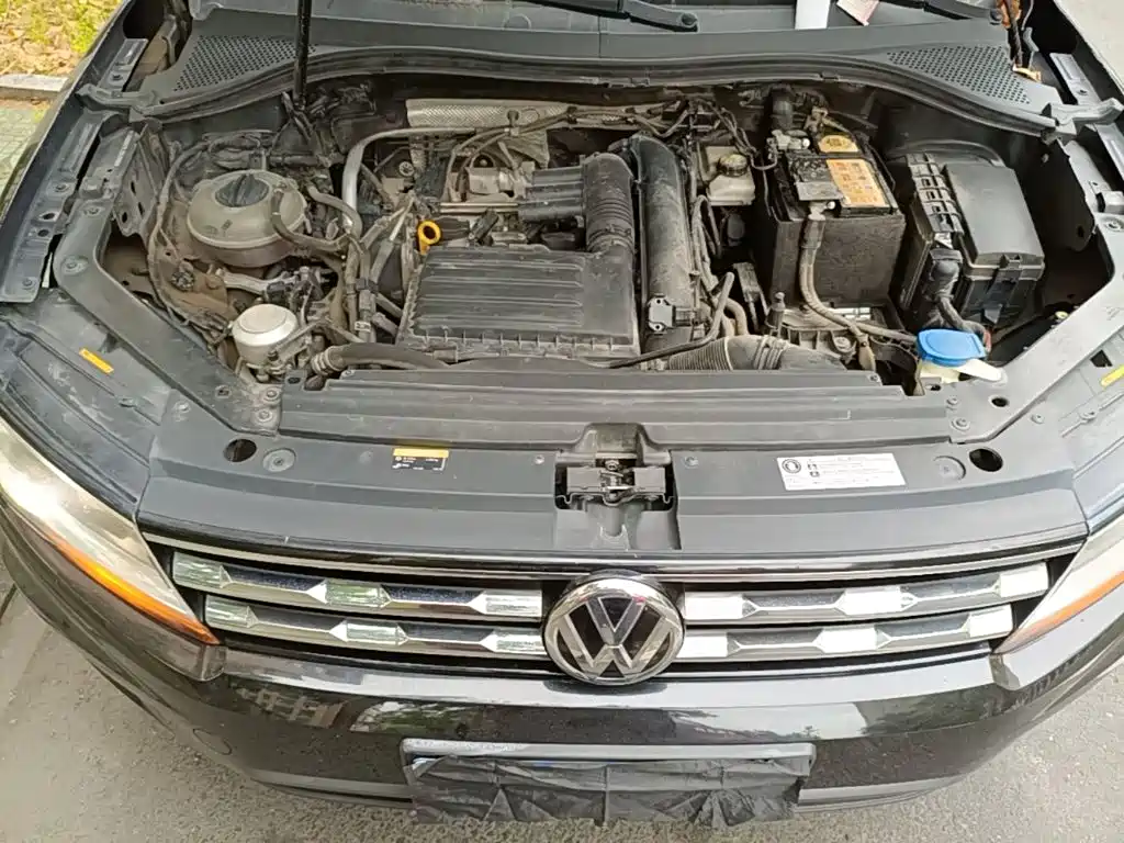 Photo 16 - Volkswagen Tiguan L