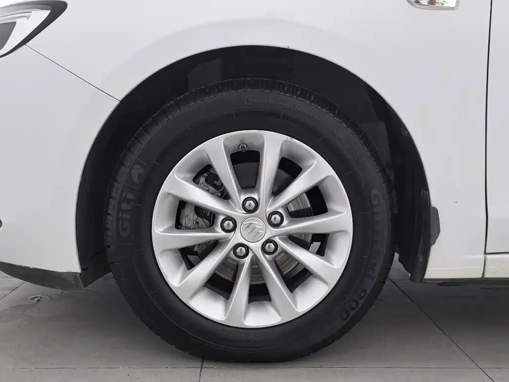 Фото 17 - Buick Excelle