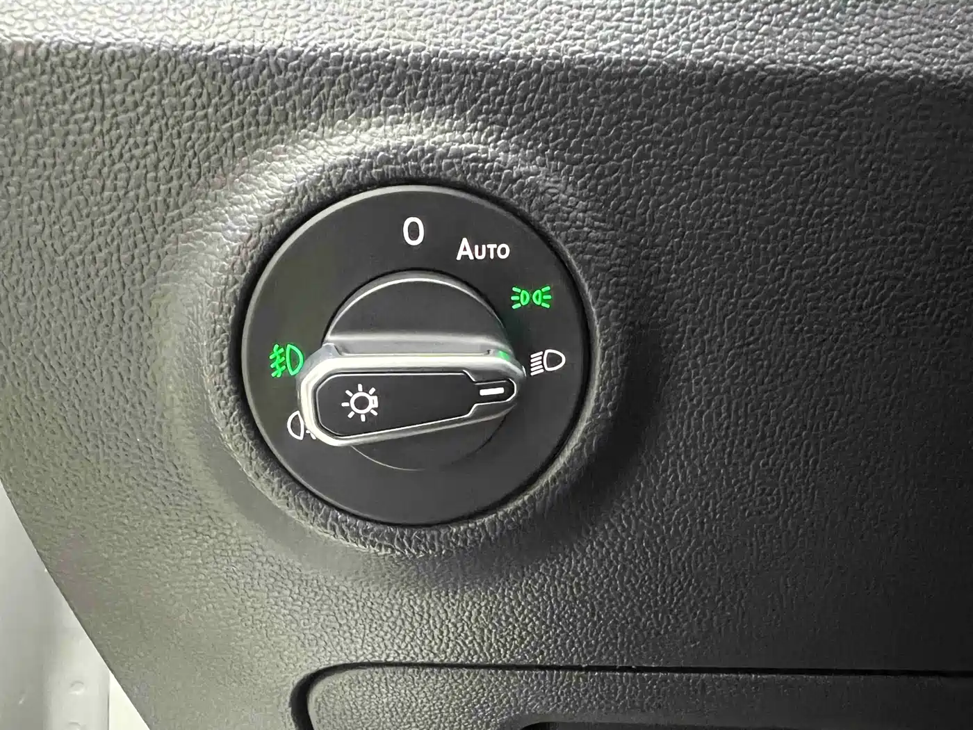 Volkswagen Tayron 2022 280TSI 2WD Luxury Smart Connect Edition фото 9