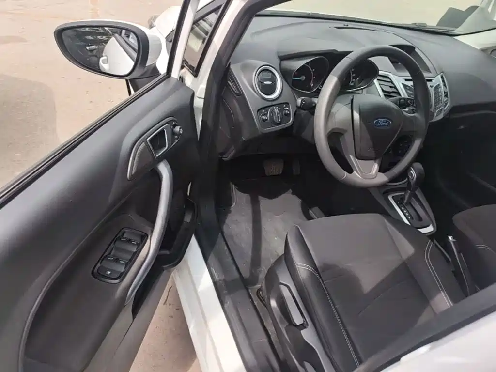 Ford Fiesta 2015 2013 Hatchback 1.5L Automatic Fashion