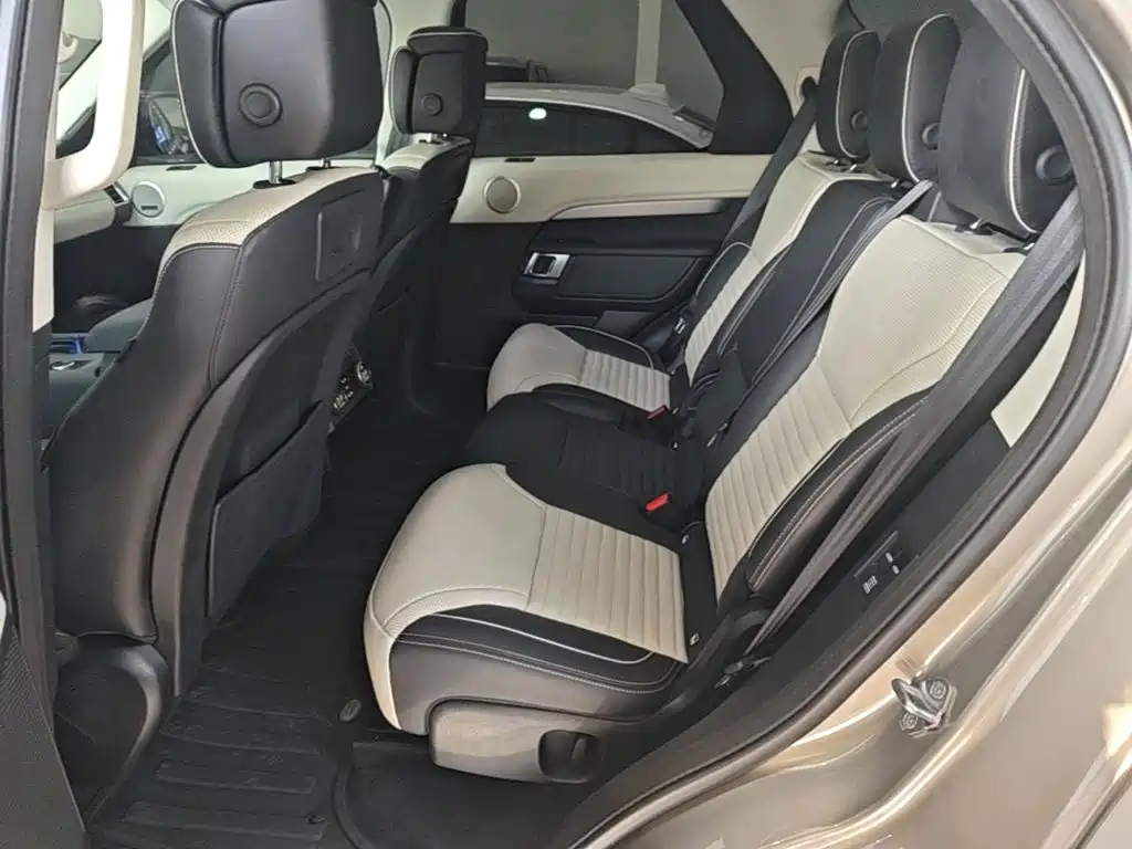 Photo 17 - Land Rover Discovery
