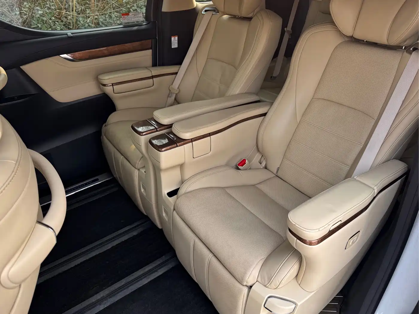 Toyota Alphard 2015 3.5L Premium Edition фото 11