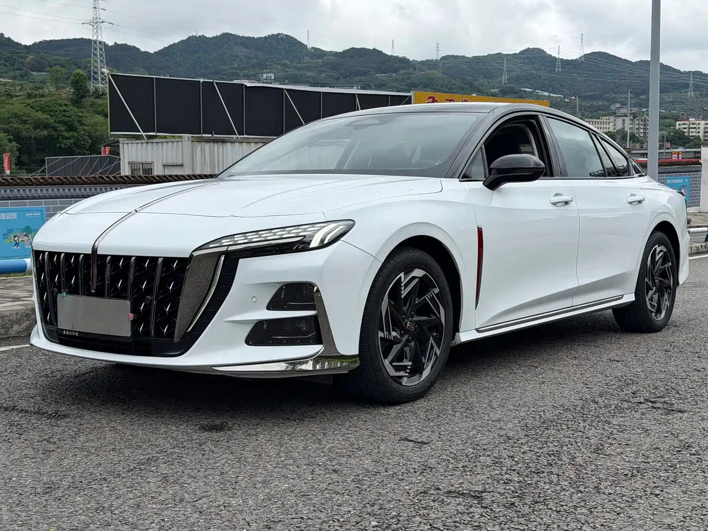 Hongqi H6 2023 2.0T Elegance Edition