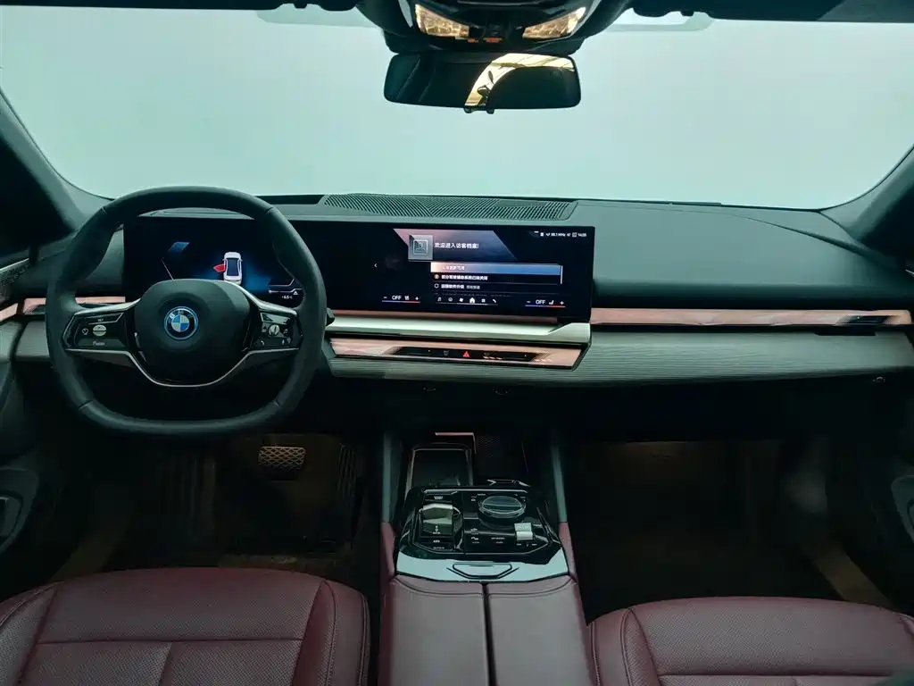 BMW i5 2025 2024 eDrive 35L Luxury Package