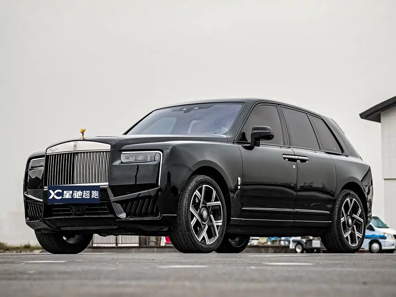 صورة 4 - Rolls-Royce Cullinan
