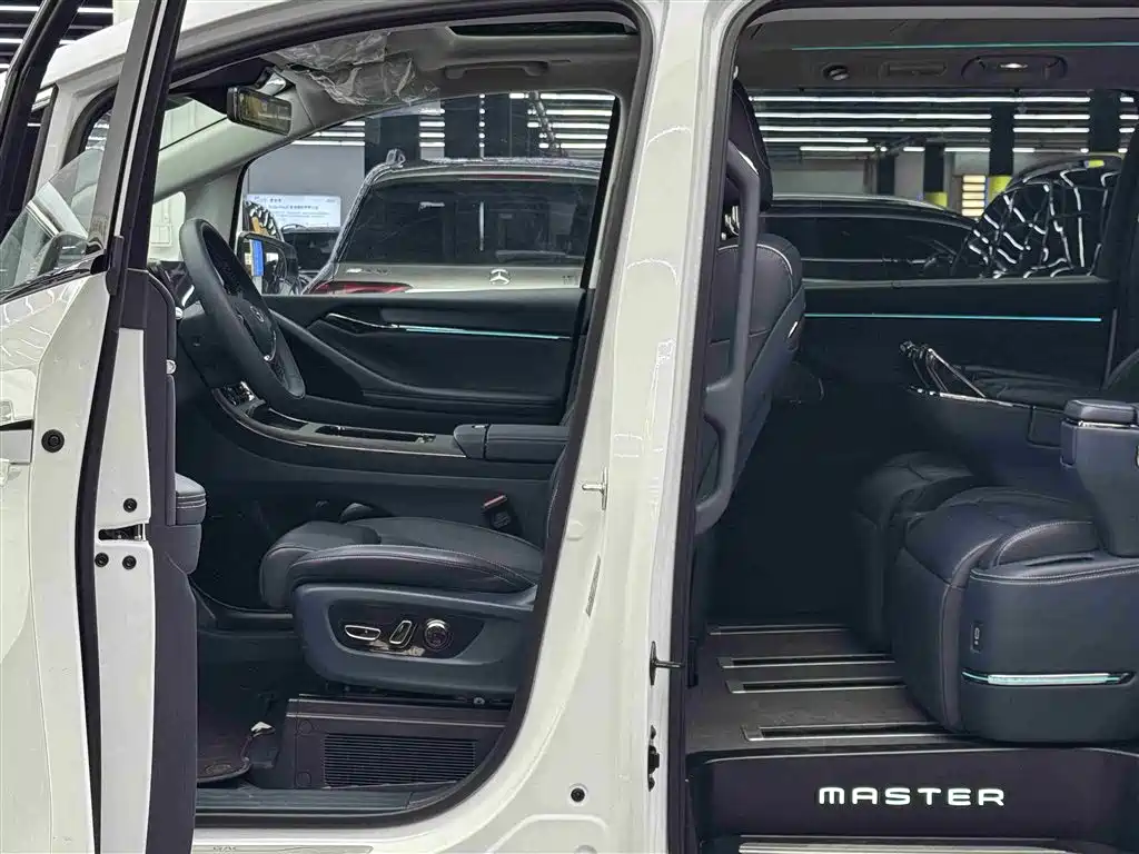 GAC TRUMPCHI YEARNING FOR M8