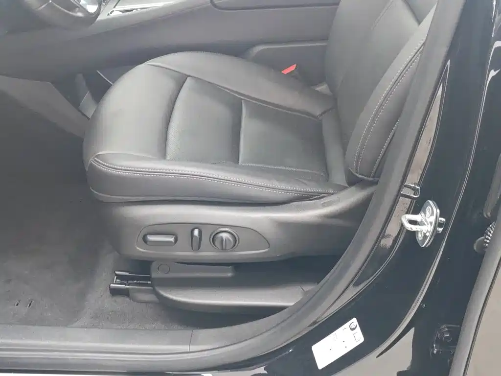 Buick Enclave 2023 2022 652T 2WD Premium 7-Seater