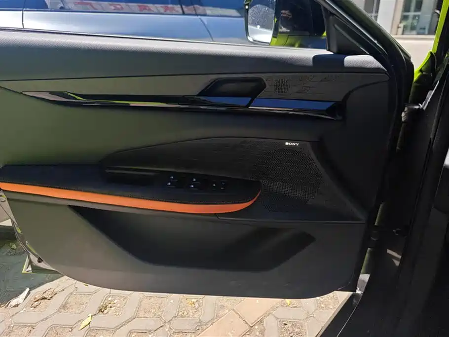 CHANGAN UNI-V