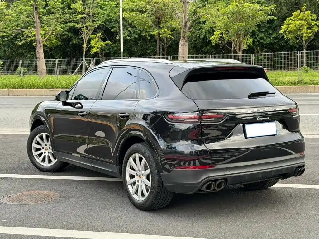 Фото 8 - Porsche Cayenne