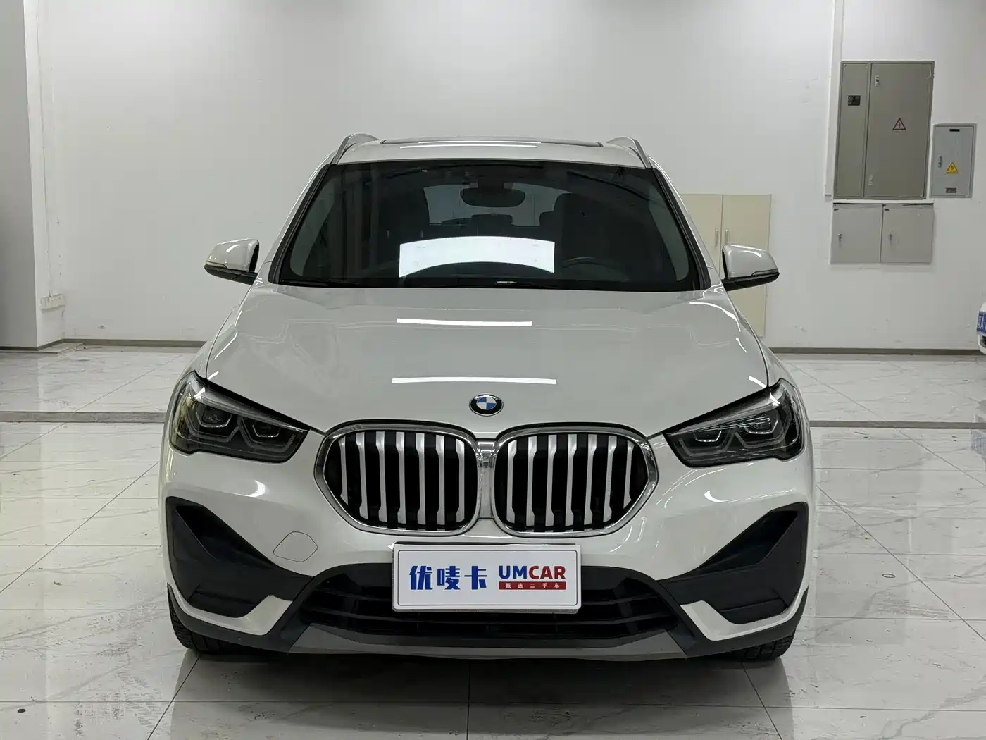 Фото 2 - BMW X1