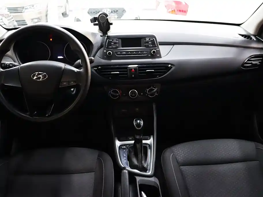 Hyundai Elantra 2018 1.6L Auto Joy GL (China V) фото 6