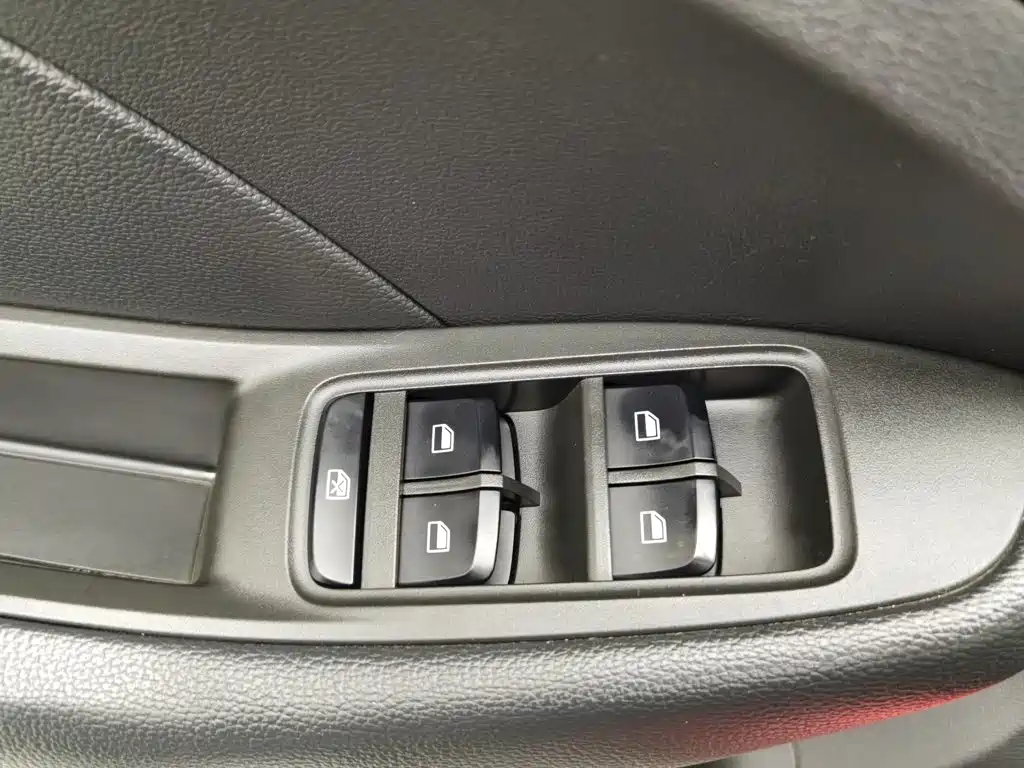 MG ZS 2017 2017 1.5L Manual Premium Internet Edition