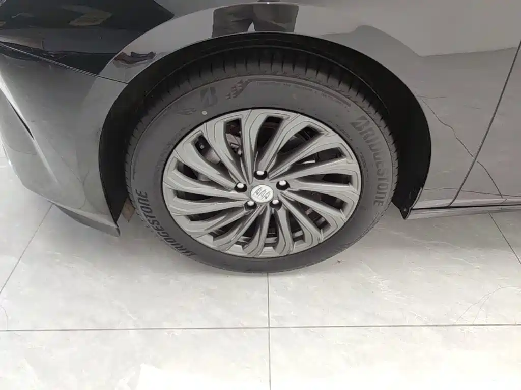 Buick LaCrosse 2025 2025 Model 28T Platinum Edition