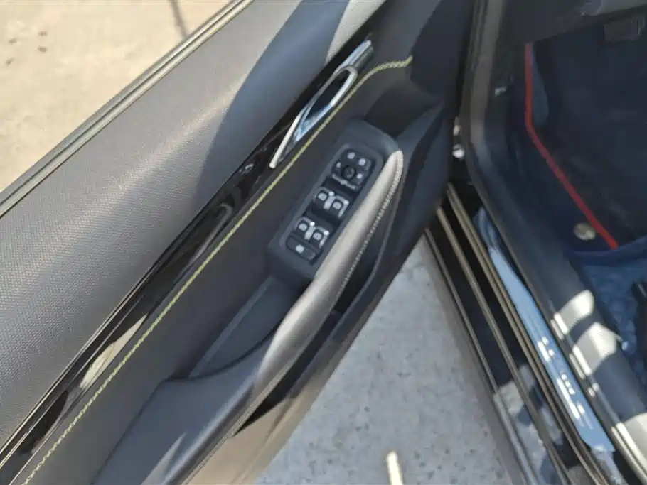 Lynk & Co 03 2023 2.0TD DCT Jin Pro фото 7
