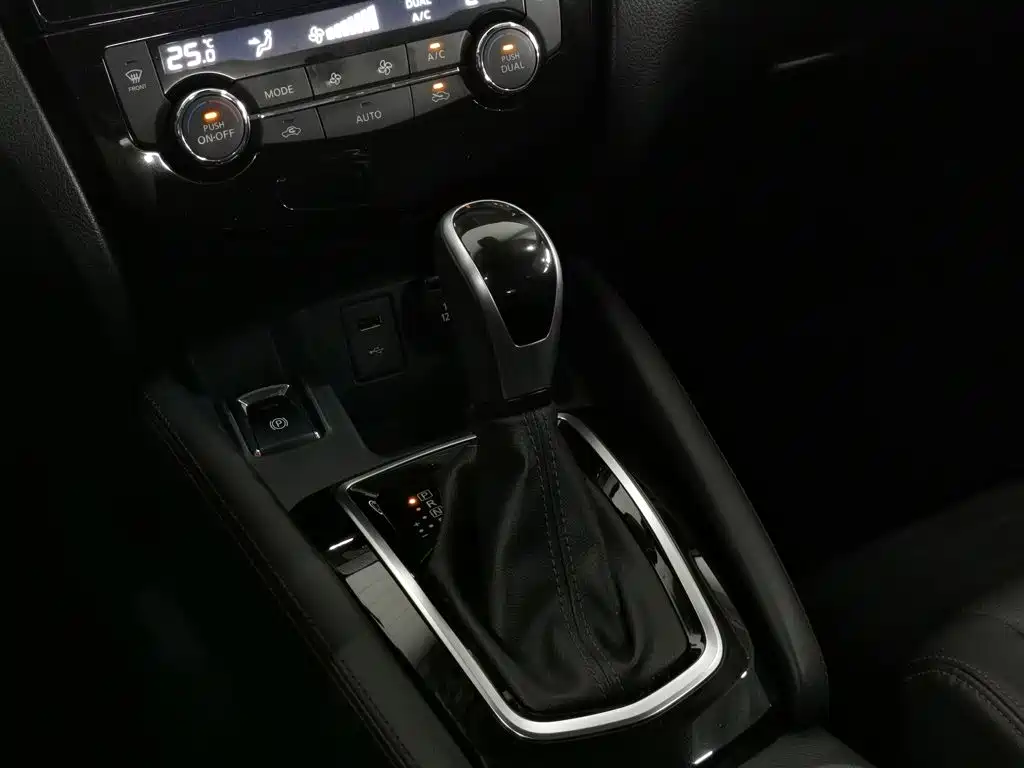Фото 13 - Nissan Qashqai