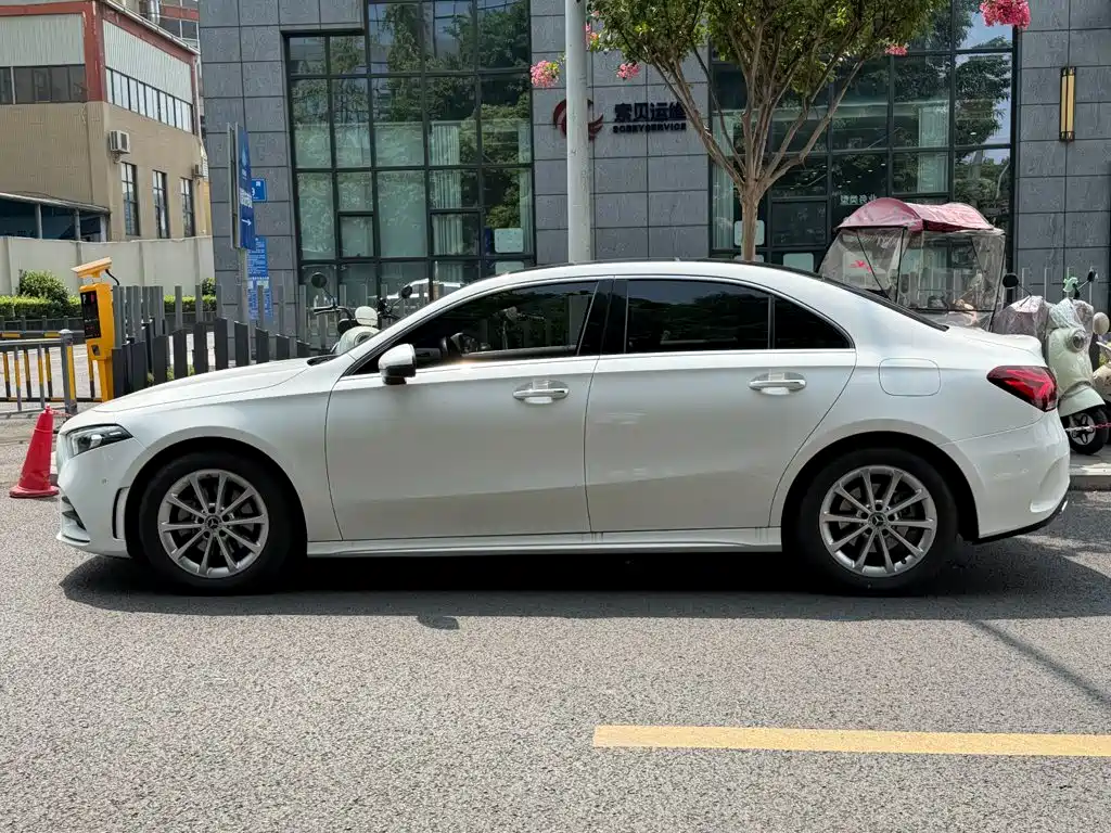 Фото 3 - Mercedes-Benz A-Class