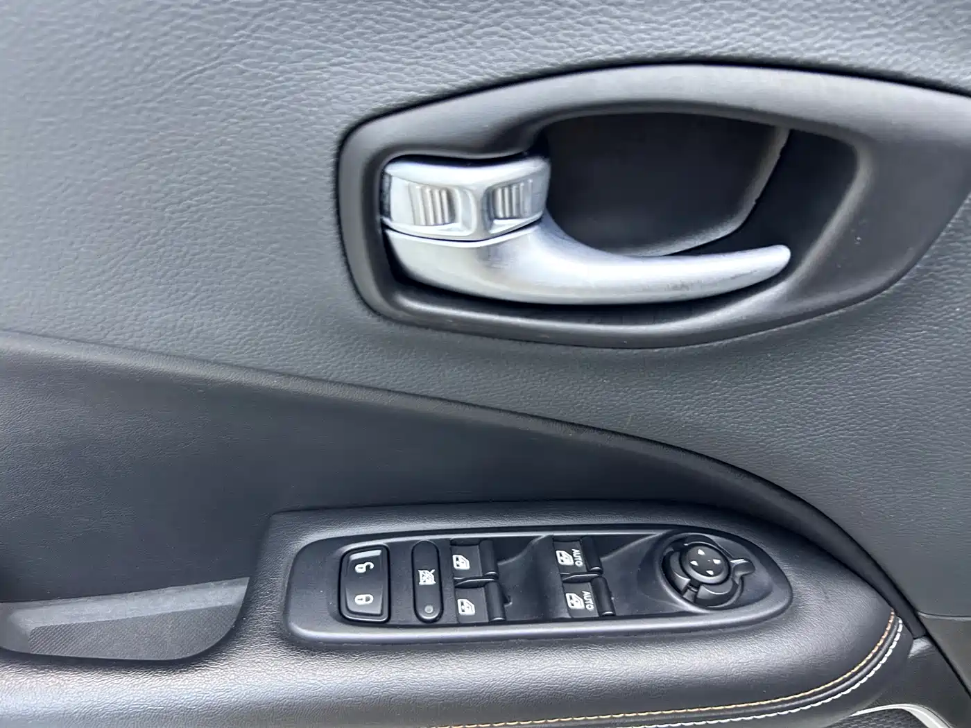 Jeep Compass 2021 2020 220T Automatic Leading Edition