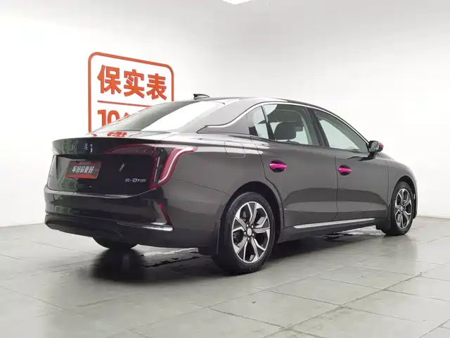 Hongqi E-QM5 2023 Facelift Basic Travel Edition — фото 2