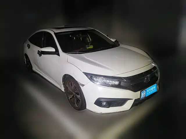 Honda Civic 2016 220TURBO CVT Prestige Edition — фото 3