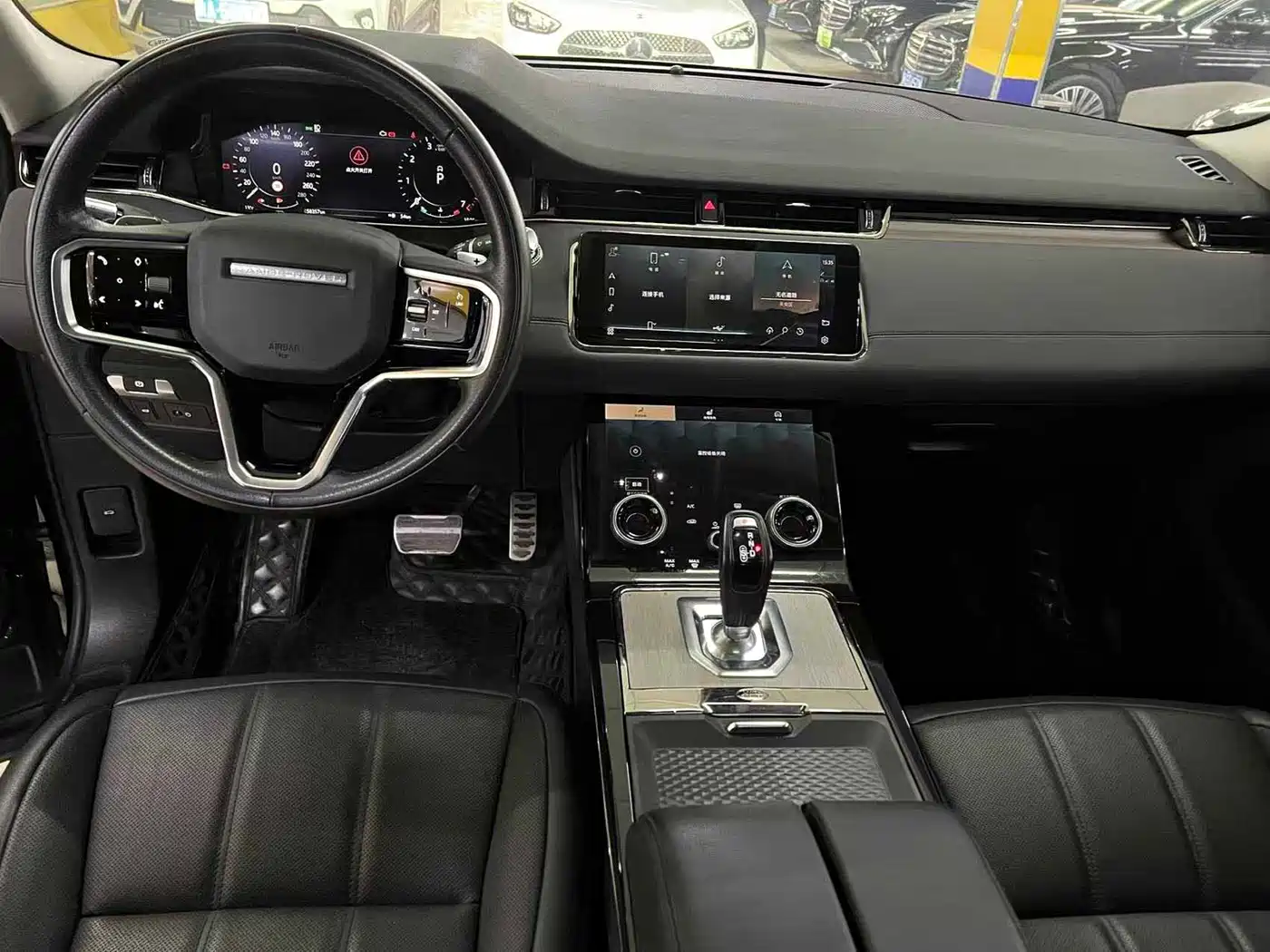 Land Rover Range Rover Evoque 2022 Range Rover Evoque L 249PS R-Dynamic Luxury Edition фото 6