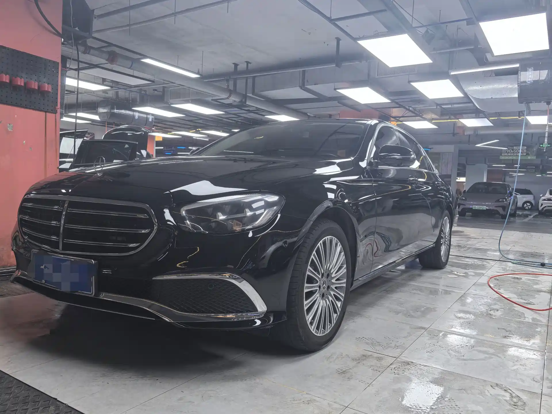 Фото 1 - Mercedes-Benz E-Class