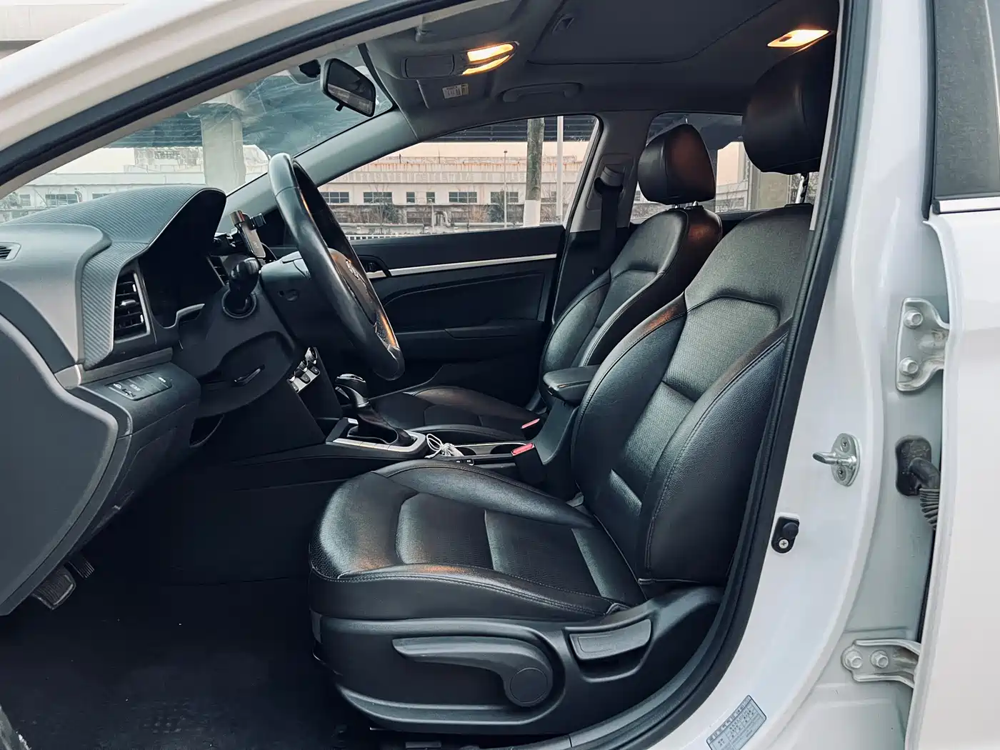 Hyundai Elantra 2019 1.5L CVT Smart Elite фото 12