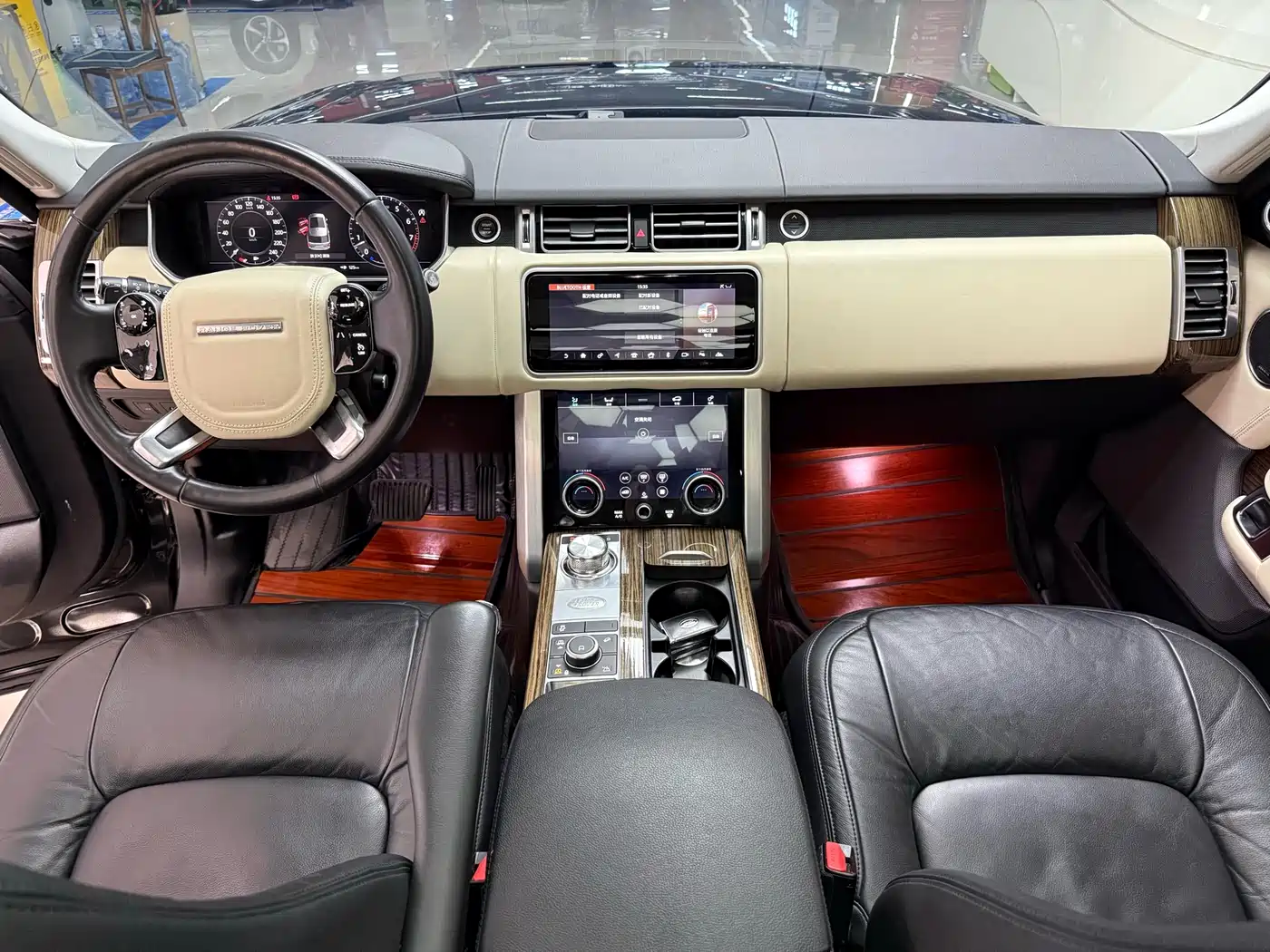 Land Rover Range Rover 2018 3.0 SC V6 Golden Age Edition фото 6