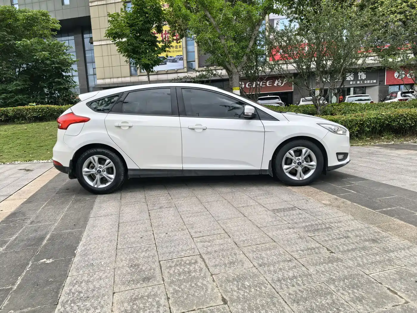 Ford Focus 2016 2015 Hatchback 1.6L Automatic Comfort
