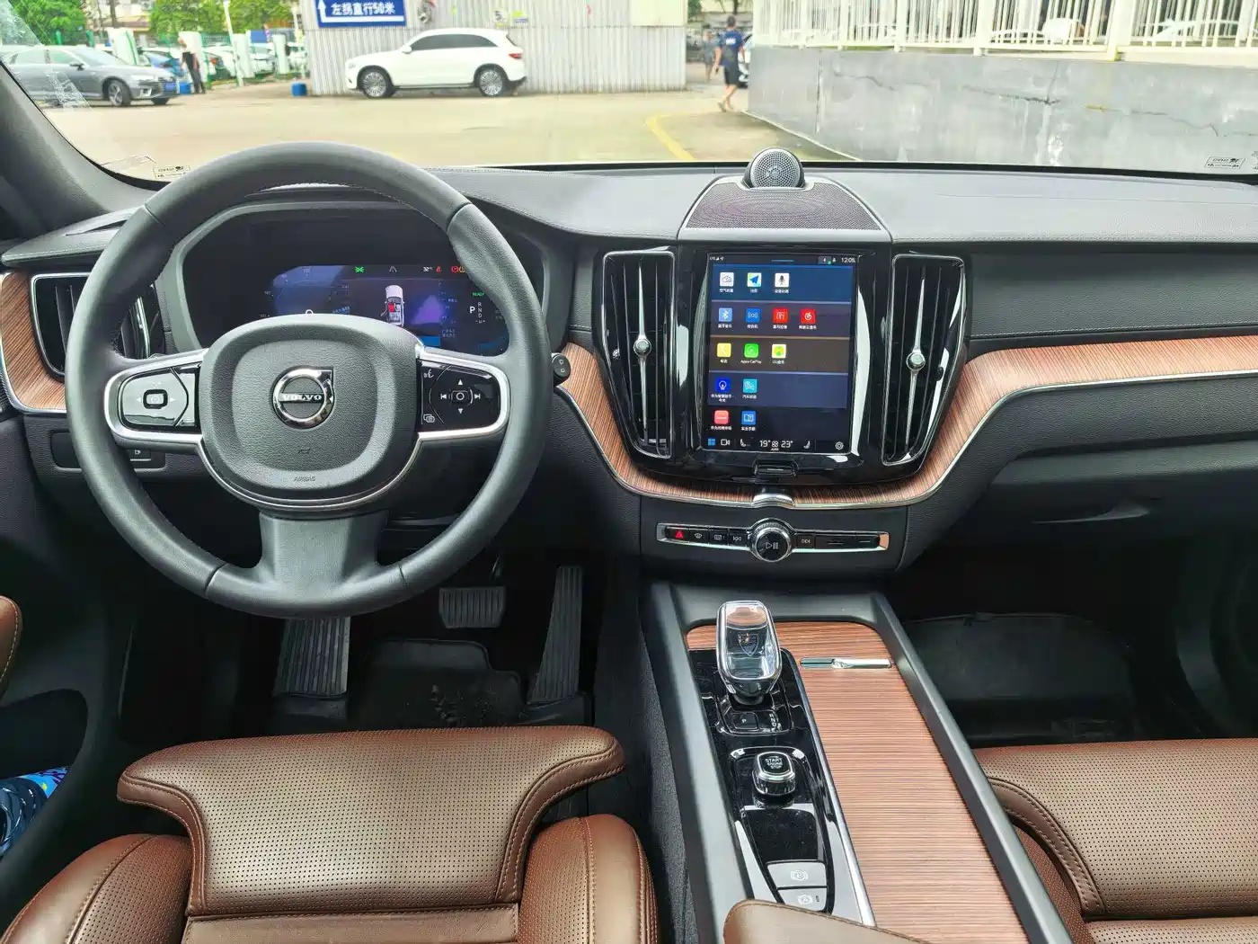 Volvo XC60 Plug-in Hybrid 2024 2025 Plug-in Hybrid Long Range AWD Zhiya Luxury Edition