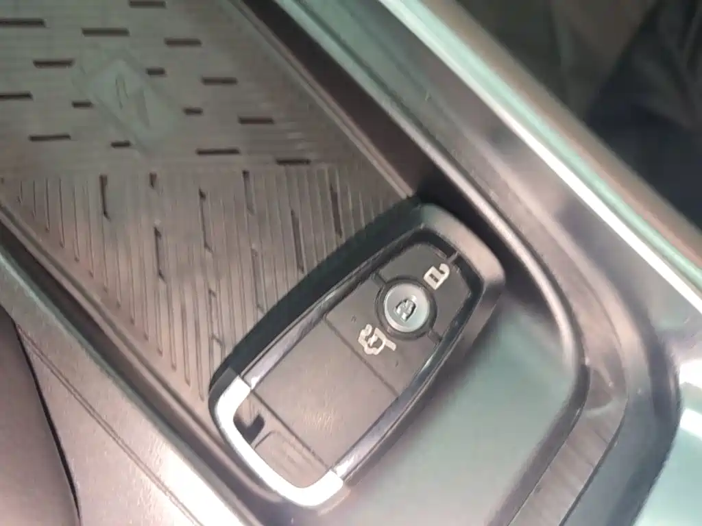 Фото 9 - Ford Edge