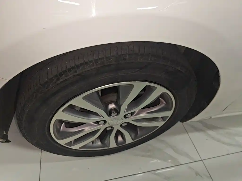 Фото 23 - Buick Excelle