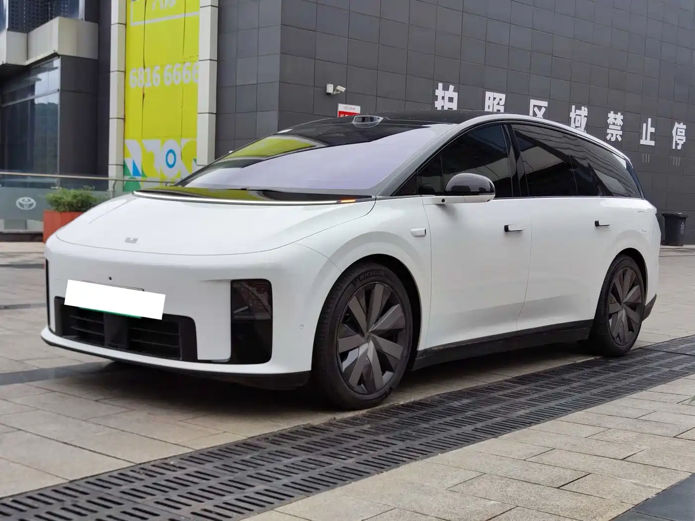 Li Auto Li i8 2025 2025 Standard Edition