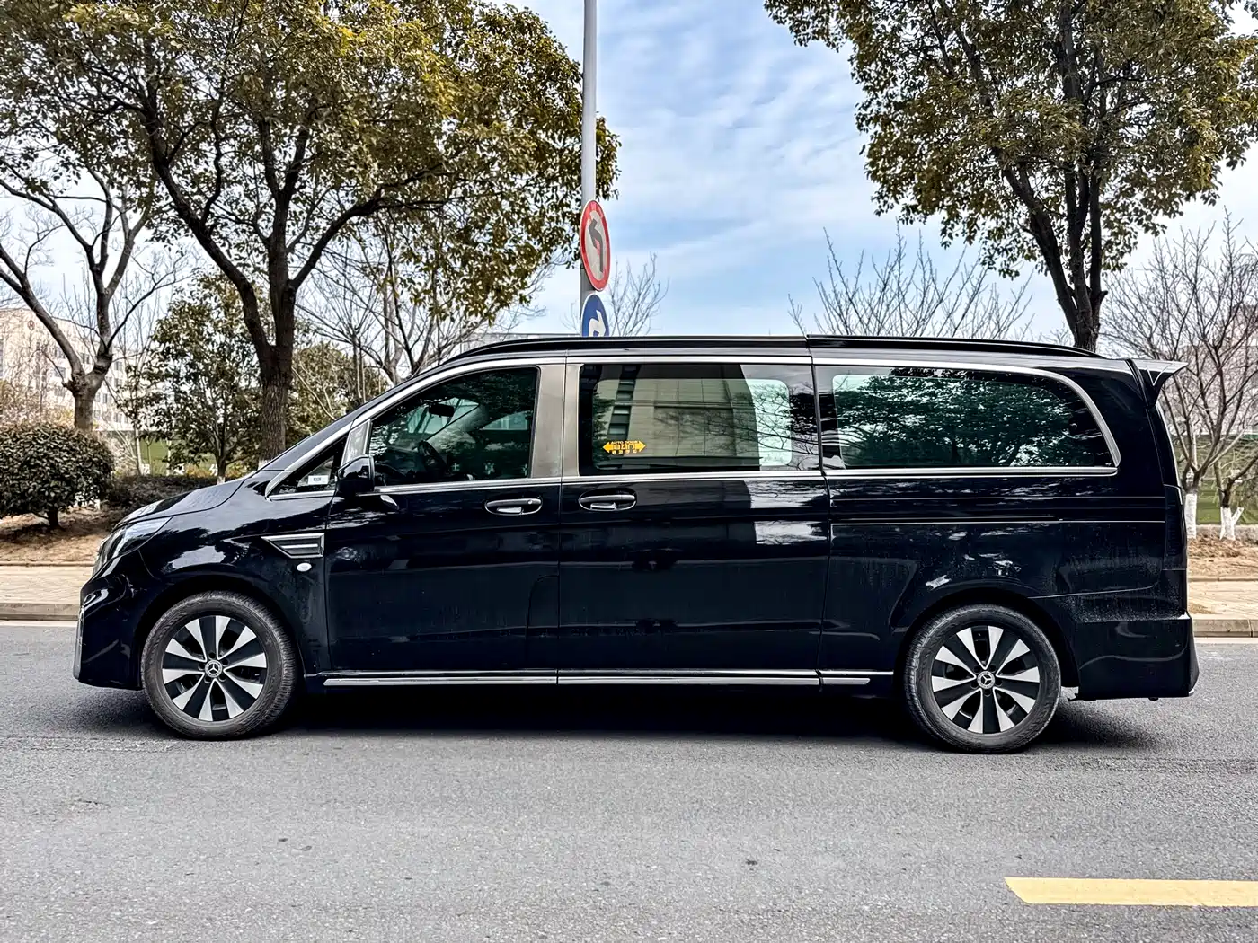 Mercedes-Benz Vito 2023 2.0T Business 7-Seater фото 35