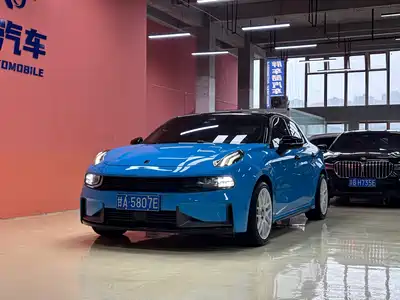 Lynk & Co 03