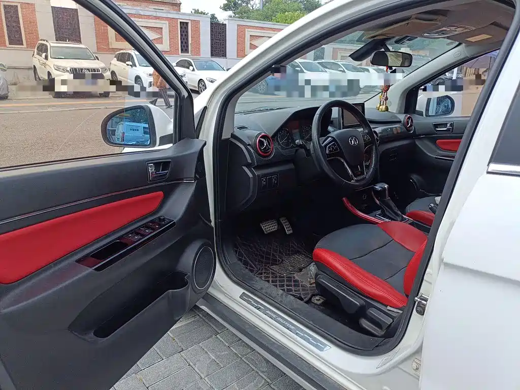 BAIC Senova X25 2017 2015 1.5L Automatic Luxury