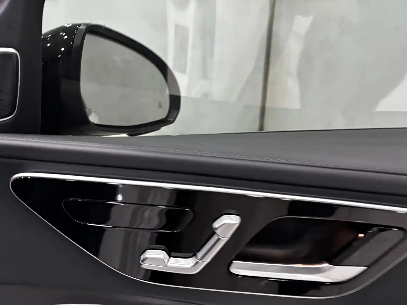 Mercedes-Benz C-Class 2024 Facelift C 260 L Moonlight Sport фото 26