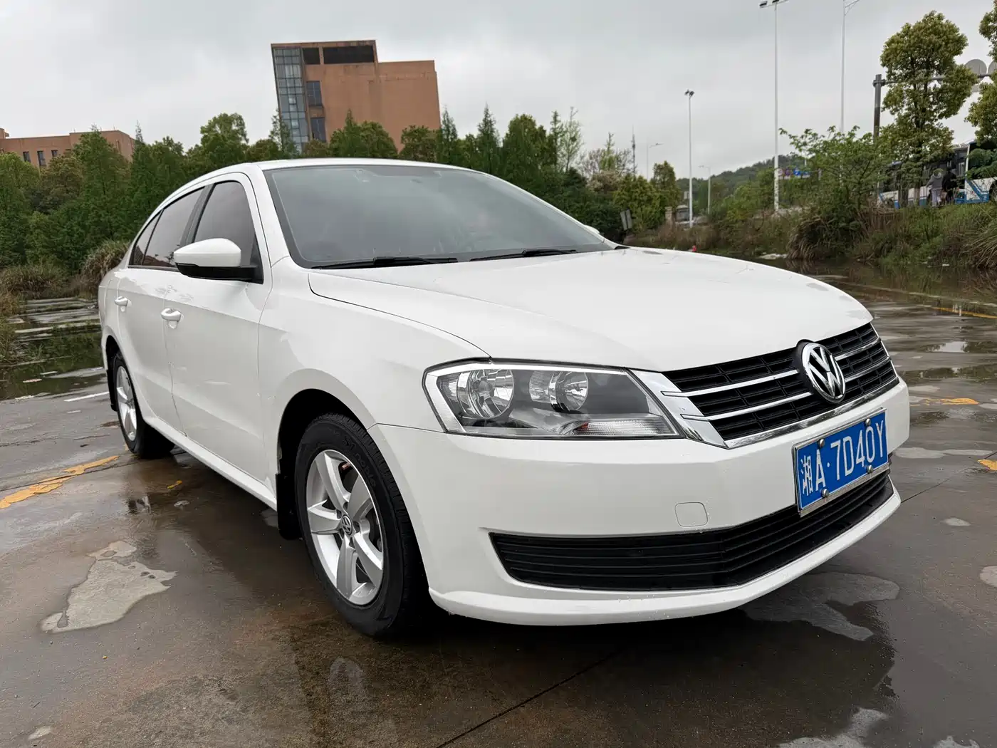 Volkswagen Lavida 2015 1.6L Automatic Trend Edition фото 3