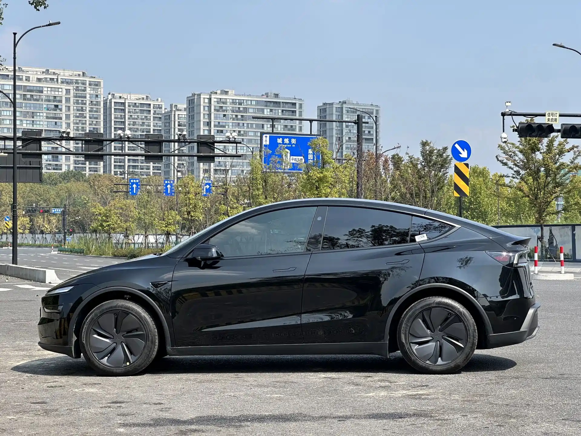 Фото 3 - Tesla Model Y