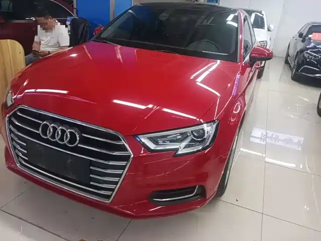 Audi A3 Рестайлинг, Limousine 35 TFSI, Актив, экокласс Китай VI