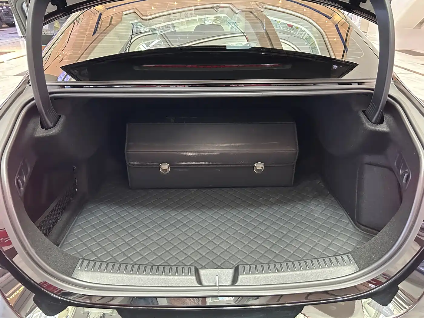 Mercedes-Benz E-Class 2025 Facelift E 300 L Luxury фото 12