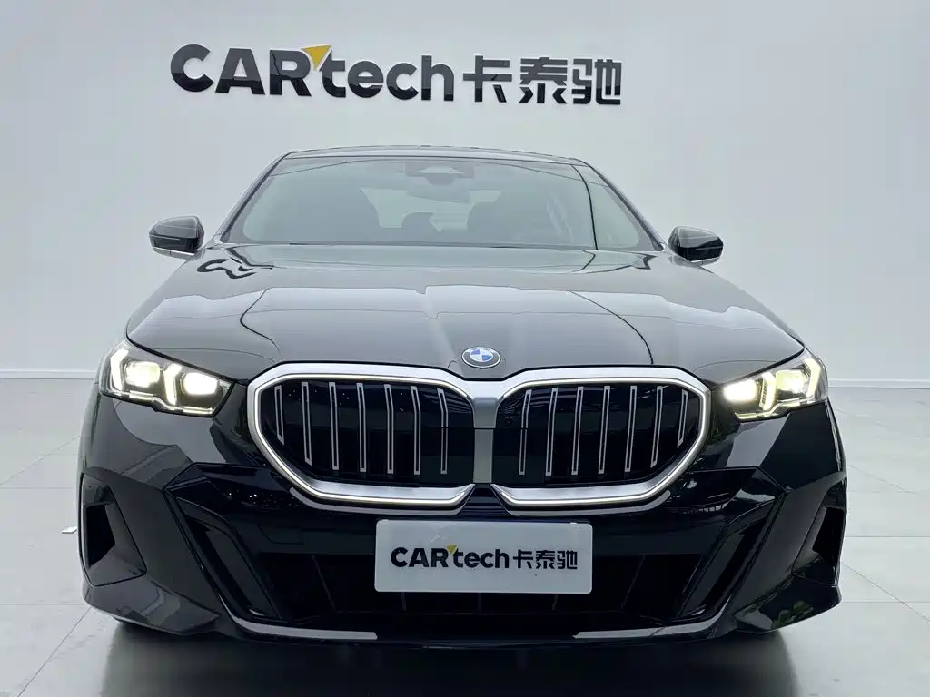 Фото 10 - BMW 5 Series