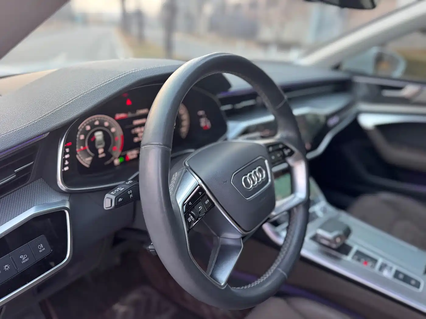 Audi A7L 2023 45 TFSI quattro S-line Shadow Warrior Edition фото 9