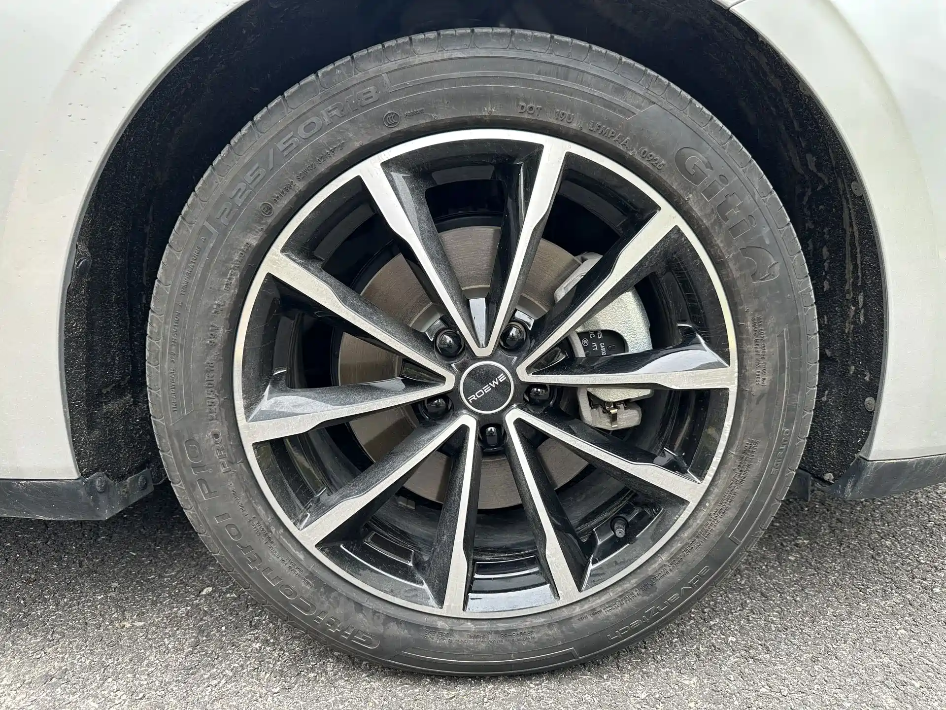 Фото 9 - Roewe D7