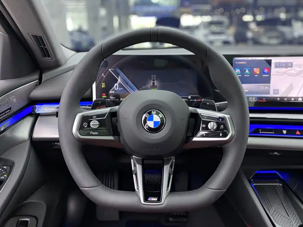 Фото 15 - BMW 5 Series