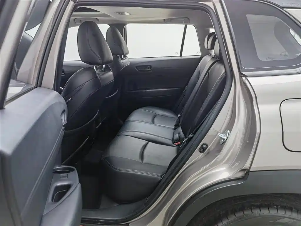 Toyota Frontlander 2023 2.0L CVT Luxury Edition фото 23