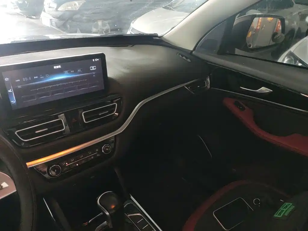 Besturn T33 2019 2019 1.6L Automatic Luxury China VI