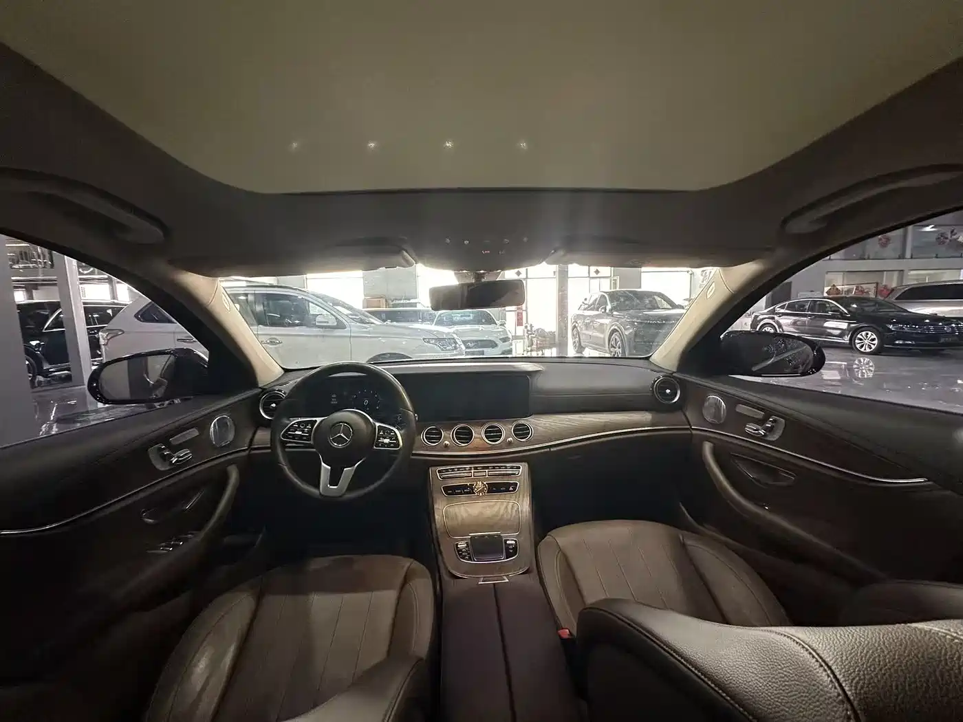 Mercedes-Benz E-Class 2020 E 300 L Fashion фото 11